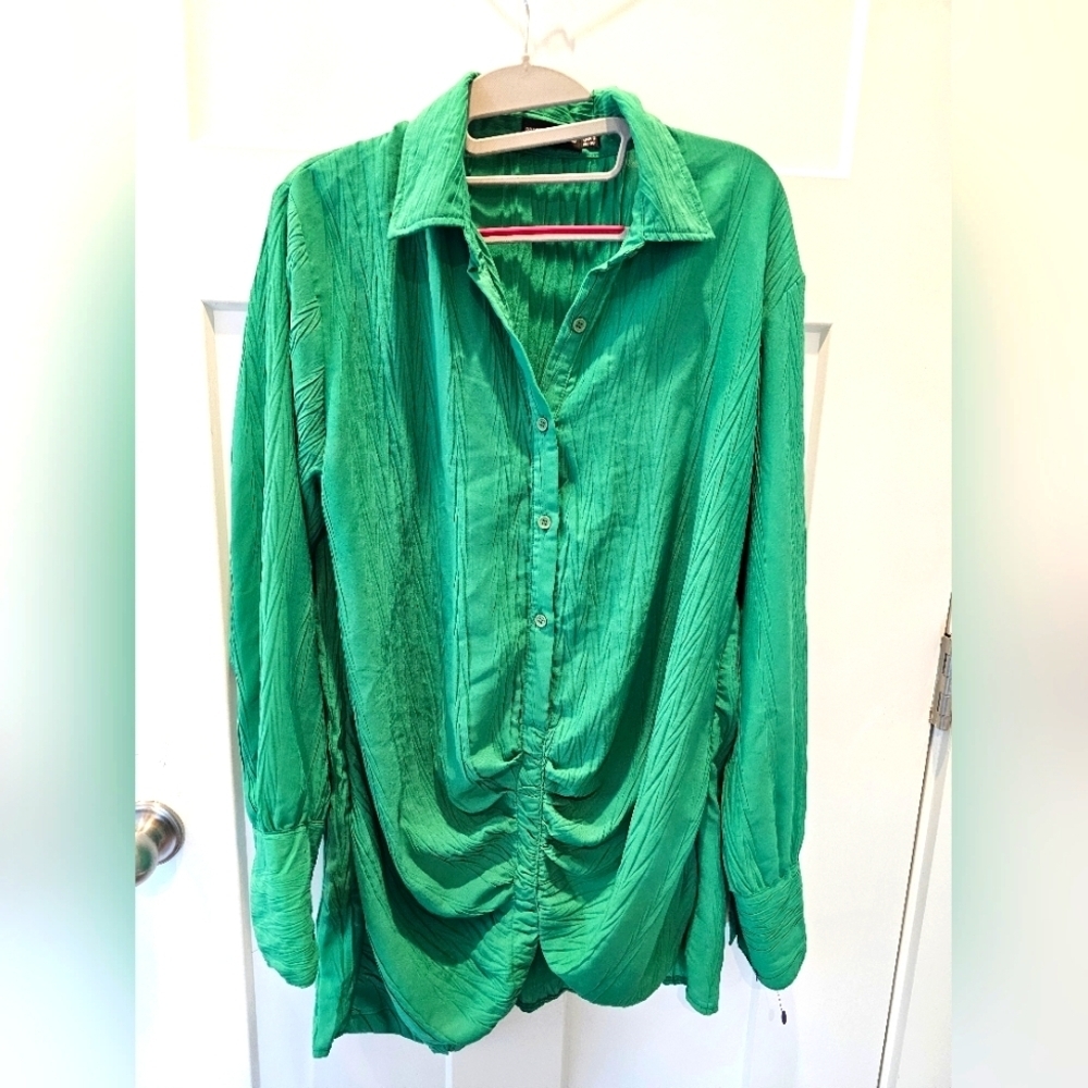“PrettyLittleThing Green Ruched Button Up Shirt Blouse Size 6”